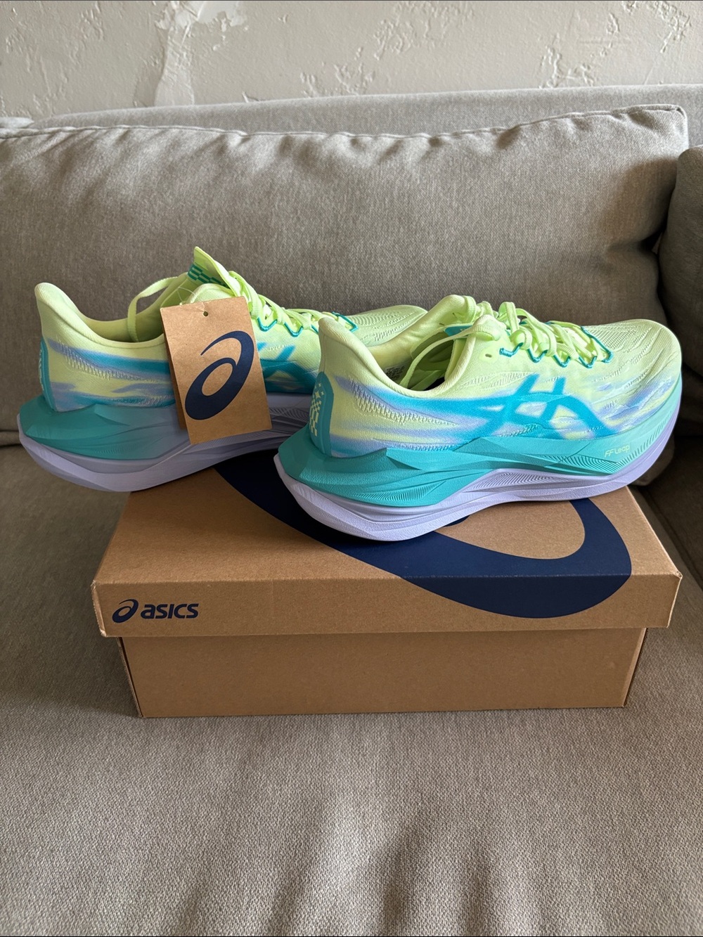 ASICS - SUPERBLAST 3 Running Shoes - 10.5 - illuminate yellow/ energy aqua - Picture 3 of 10